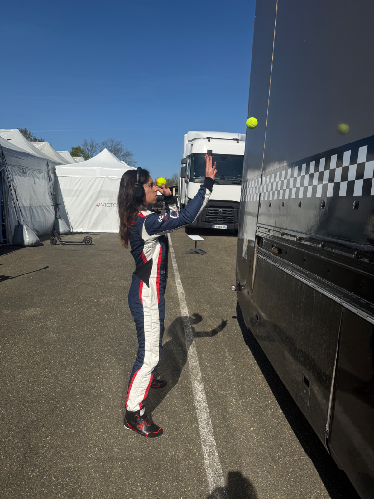 Chloé en échauffement avant course